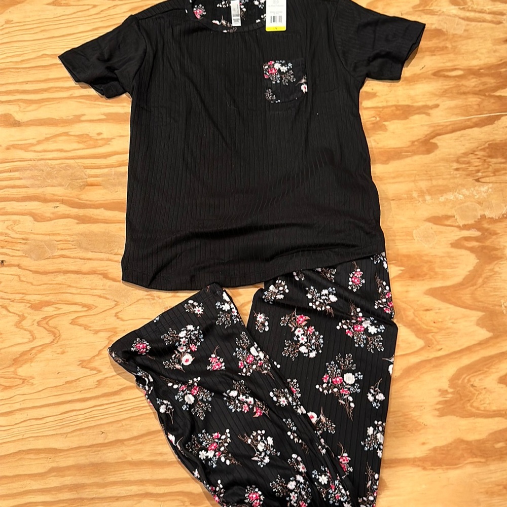 2pc pj’s black and floral knit
